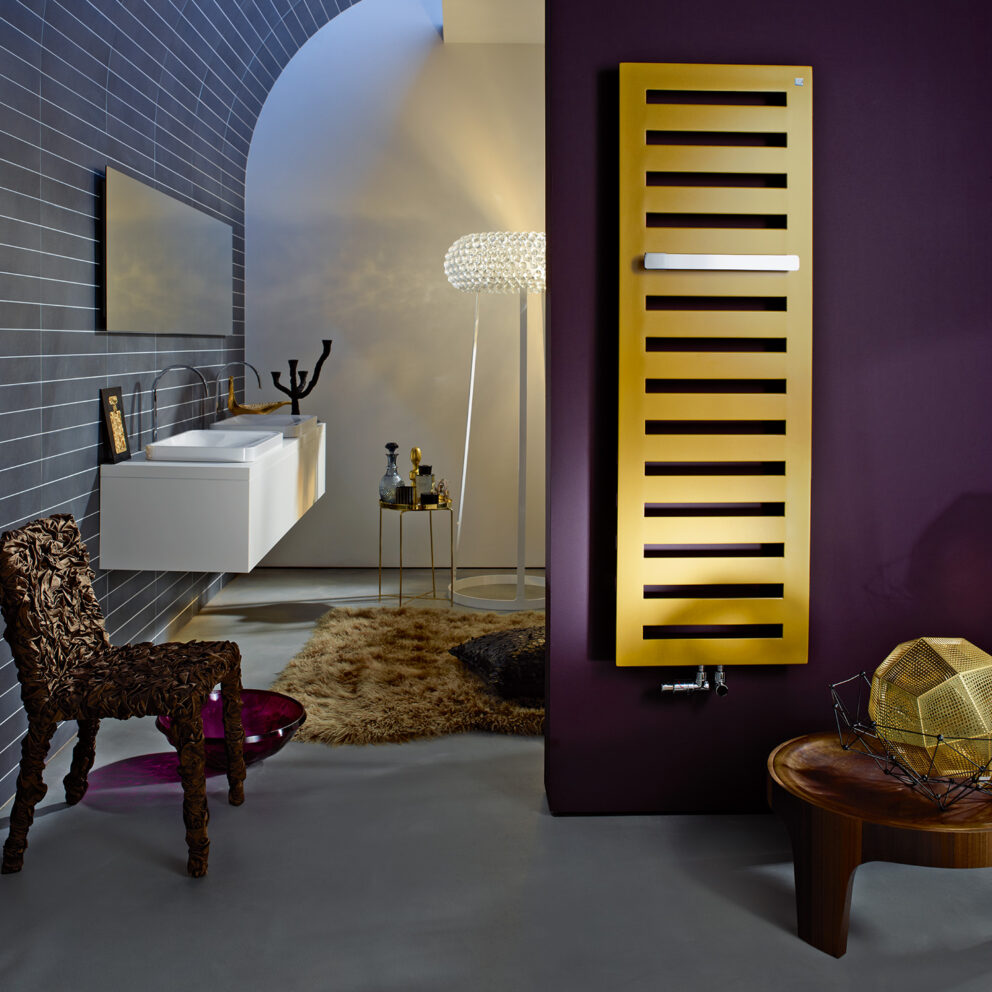 Zehnder_RAD_Metropolitan-Bar-HY_bathroom_gold look